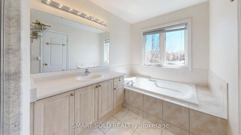 Photo 18 at 208 Cabernet Road, Patterson, Vaughan