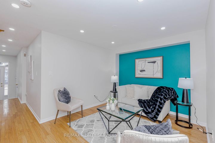 Photo 5 at 102 Sand Cherry Crescent, Wellington, Brampton