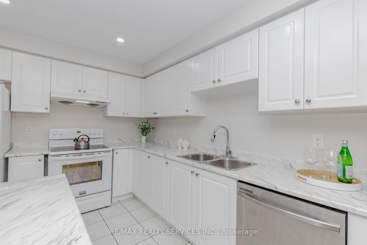 Photo 10 at 102 Sand Cherry Crescent, Wellington, Brampton