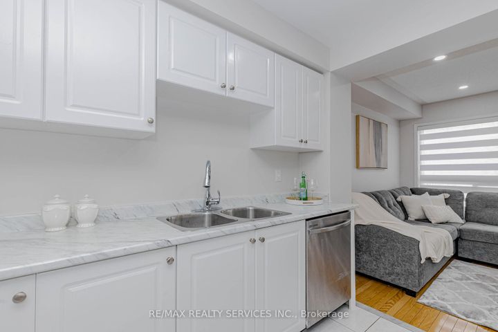 Photo 14 at 102 Sand Cherry Crescent, Wellington, Brampton