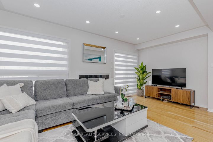 Photo 15 at 102 Sand Cherry Crescent, Wellington, Brampton