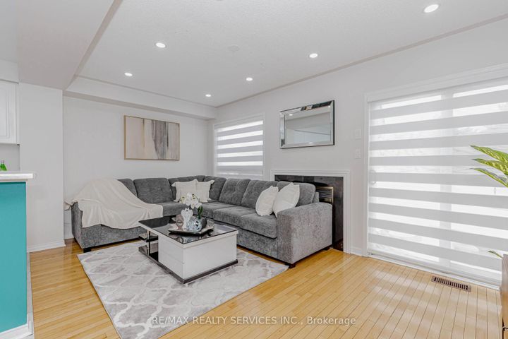 Photo 16 at 102 Sand Cherry Crescent, Wellington, Brampton