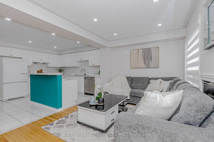 Photo 18 at 102 Sand Cherry Crescent, Wellington, Brampton