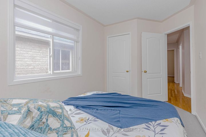 Photo 33 at 102 Sand Cherry Crescent, Wellington, Brampton