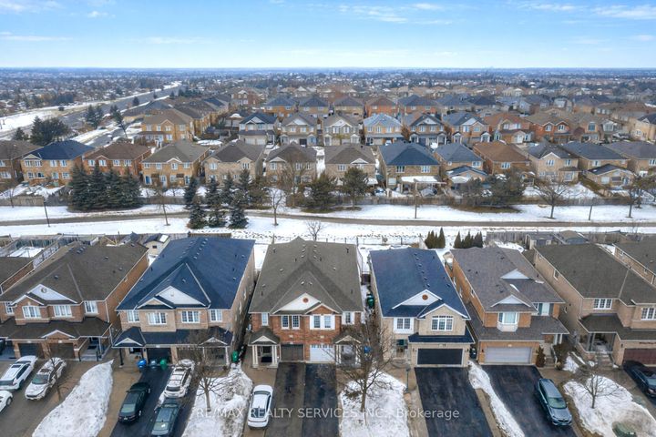 Photo 49 at 102 Sand Cherry Crescent, Wellington, Brampton