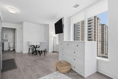 Photo 7 at 508 - 575 Bloor Street E, North St. James Town, Toronto