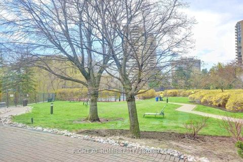 Photo 13 at 1609 - 7 Concorde Place, Don Mills, Toronto