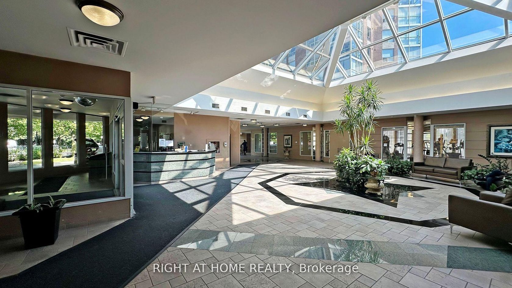 1609 - 7 Concorde Place, Don Mills, Toronto 