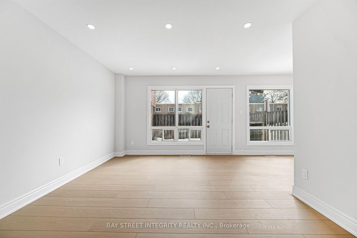 Photo 6 at 41 Elsa Vine Way, Bayview Village, Toronto
