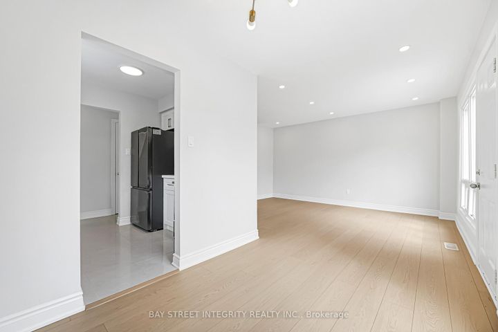 Photo 13 at 41 Elsa Vine Way, Bayview Village, Toronto