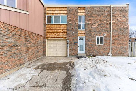 Photo 1 at 41 Elsa Vine Way, Bayview Village, Toronto