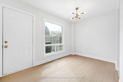 Photo 10 at 41 Elsa Vine Way, Bayview Village, Toronto