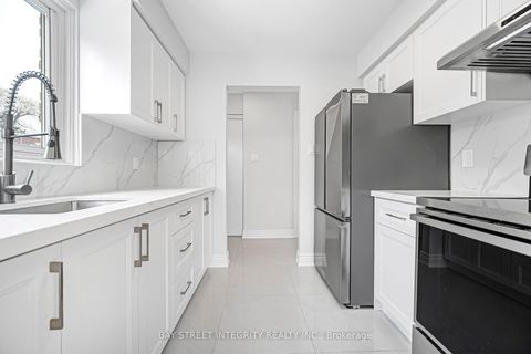 Photo 14 at 41 Elsa Vine Way, Bayview Village, Toronto