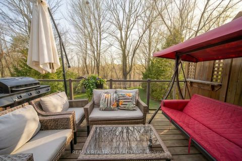 Photo 3 at 44 Skywood Drive, Jefferson, Richmond Hill