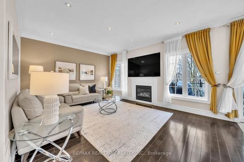 Photo 11 at 44 Skywood Drive, Jefferson, Richmond Hill