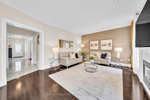 Photo 13 at 44 Skywood Drive, Jefferson, Richmond Hill