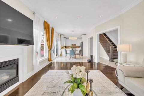 Photo 14 at 44 Skywood Drive, Jefferson, Richmond Hill