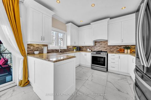 Photo 17 at 44 Skywood Drive, Jefferson, Richmond Hill