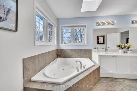 Photo 27 at 44 Skywood Drive, Jefferson, Richmond Hill