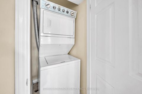 Photo 43 at 44 Skywood Drive, Jefferson, Richmond Hill