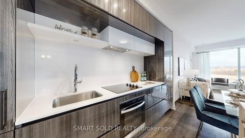 Photo 4 at 626 - 2 David Eyer Road, Rural Richmond Hill, Richmond Hill