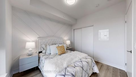 Photo 21 at 626 - 2 David Eyer Road, Rural Richmond Hill, Richmond Hill