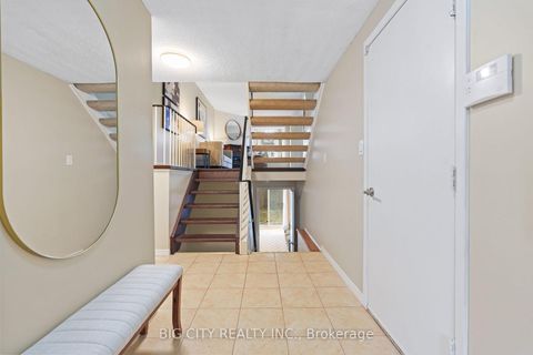 Photo 4 at 128 Bellefontaine Street, L'Amoreaux, Toronto