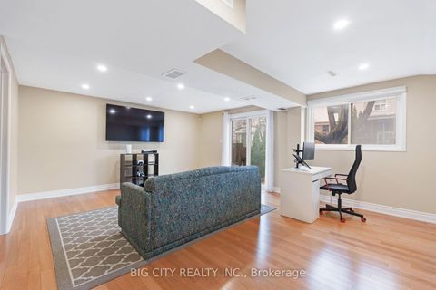 Photo 41 at 128 Bellefontaine Street, L'Amoreaux, Toronto