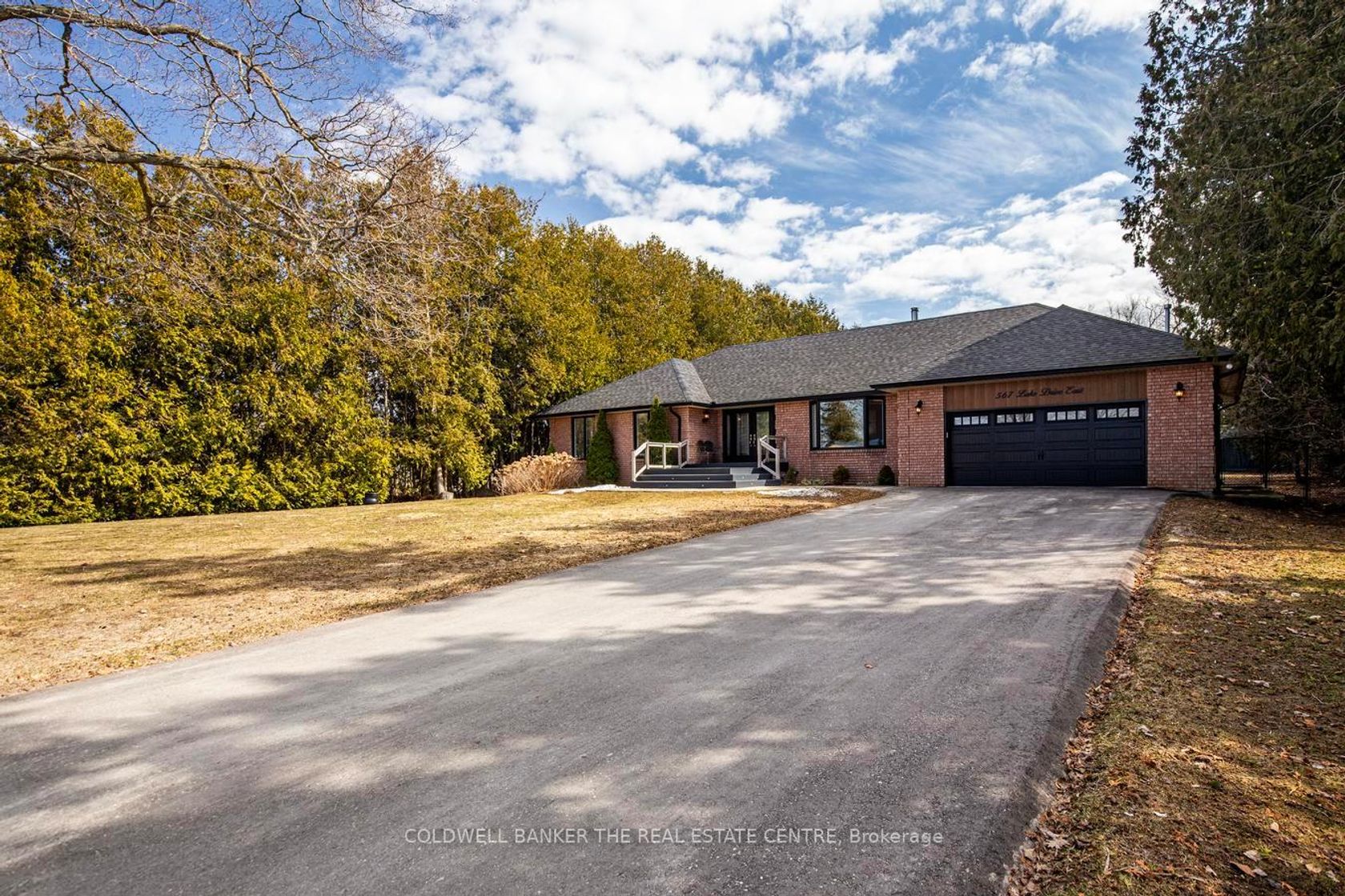 567 Lake Drive E, Historic Lakeshore Communities, Georgina photo number 2