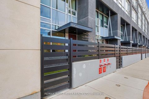 Photo 1 at Th 104 - 2908 Highway 7, Concord, Vaughan