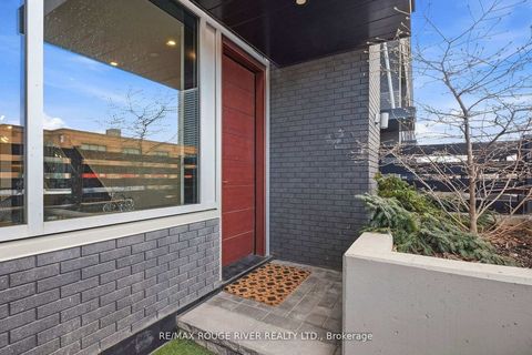 Photo 5 at Th 104 - 2908 Highway 7, Concord, Vaughan