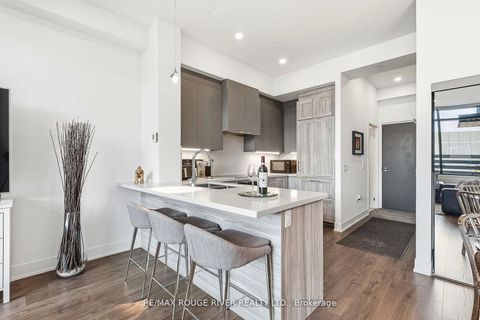 Photo 16 at Th 104 - 2908 Highway 7, Concord, Vaughan