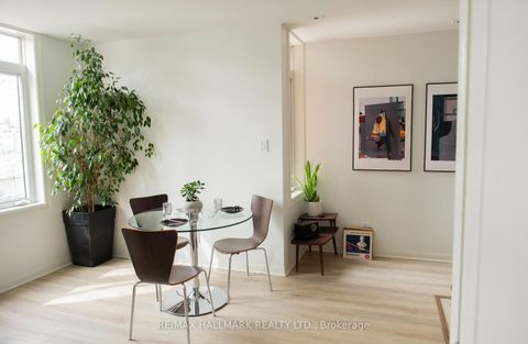 Photo 2 at 27 Sudbury Street, Niagara, Toronto