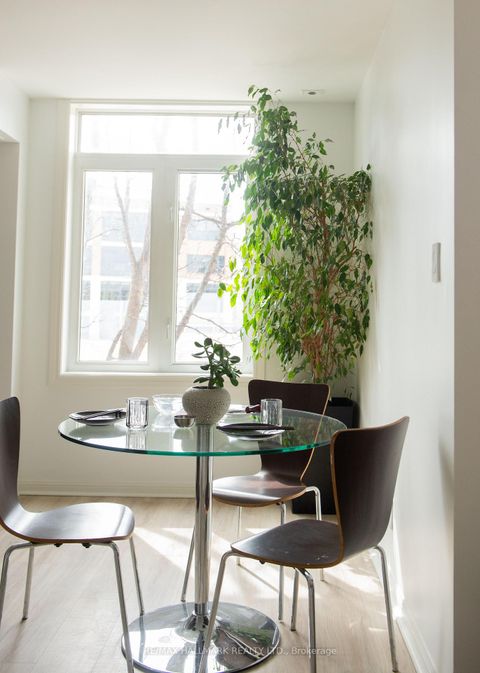 Photo 3 at 27 Sudbury Street, Niagara, Toronto