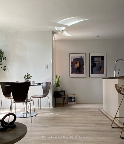 Photo 4 at 27 Sudbury Street, Niagara, Toronto