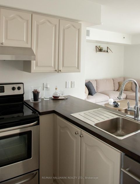 Photo 12 at 27 Sudbury Street, Niagara, Toronto