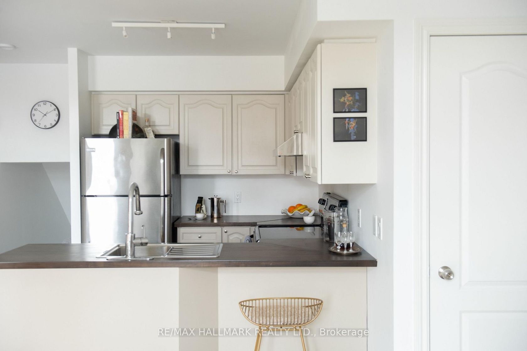 2705 - 27 Sudbury Street, Niagara, Toronto by Loree Meneguzzi Real Estate 2705 - 27 Sudbury Street, Niagara, Toronto