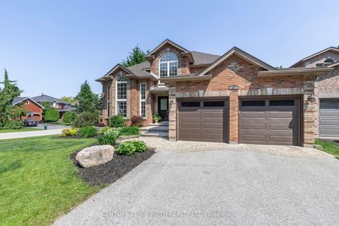 Photo 2 at 48 Crimson Ridge Road, Bayshore, Barrie