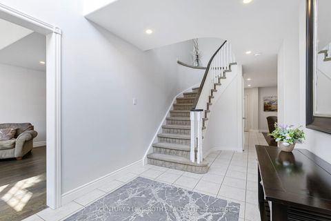 Photo 4 at 48 Crimson Ridge Road, Bayshore, Barrie