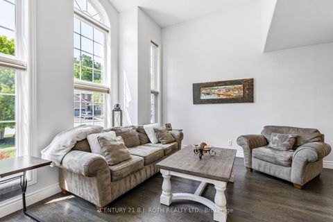 Photo 6 at 48 Crimson Ridge Road, Bayshore, Barrie