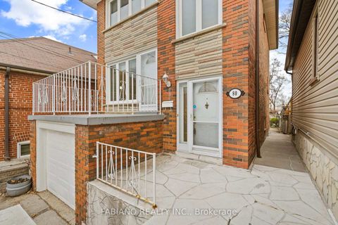 Photo 3 at 80 Cayuga Avenue, Smythe, Toronto