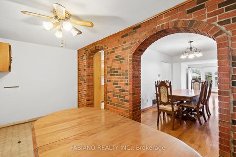 Photo 14 at 80 Cayuga Avenue, Smythe, Toronto