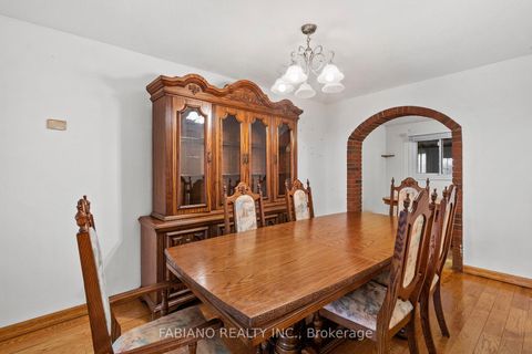 Photo 16 at 80 Cayuga Avenue, Smythe, Toronto