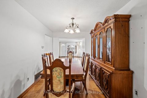 Photo 17 at 80 Cayuga Avenue, Smythe, Toronto