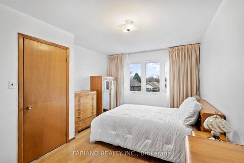 Photo 21 at 80 Cayuga Avenue, Smythe, Toronto