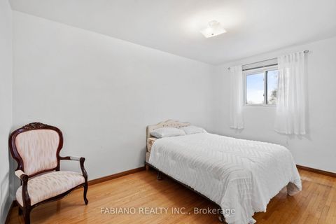 Photo 25 at 80 Cayuga Avenue, Smythe, Toronto