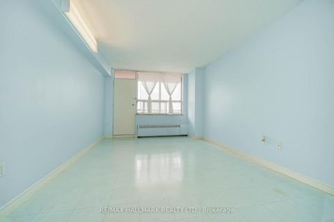 Photo 6 at 411 - 50 LOTHERTON Pathway W, Glen Park, Toronto