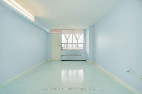 Photo 8 at 411 - 50 LOTHERTON Pathway W, Glen Park, Toronto