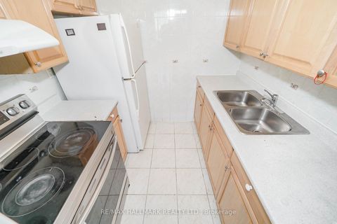 Photo 12 at 411 - 50 LOTHERTON Pathway W, Glen Park, Toronto