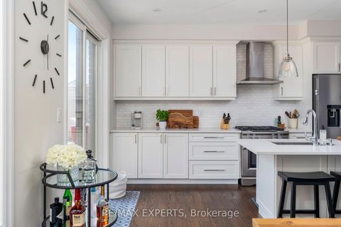 Photo 8 at 293 Kleinburg Summit Way, Kleinburg, Vaughan